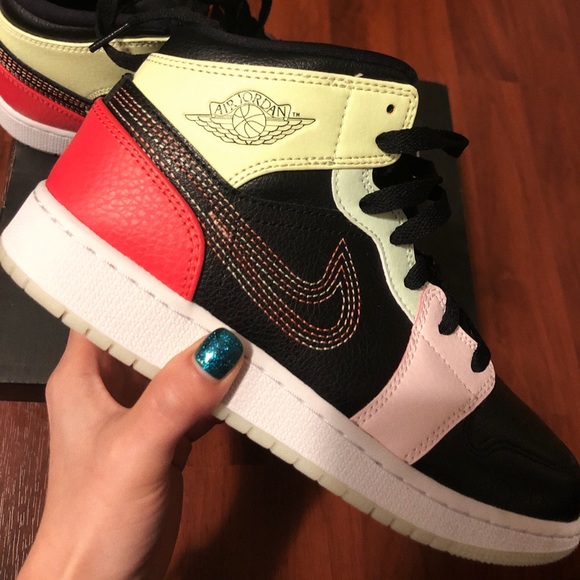 JORDAN - Picture 2 of 2